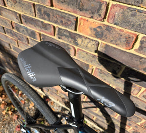 Kinesis Range Flat Bar Rde 50 Ex Demo saddle close up