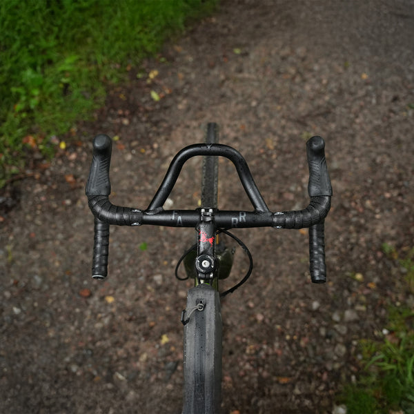 FARR alloy aero road handlebars on a GX race bike