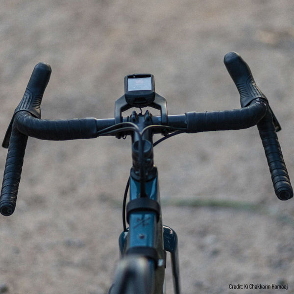 View from behind of the FARR GPS bolt on carbon mount 31.8mm extension bars
