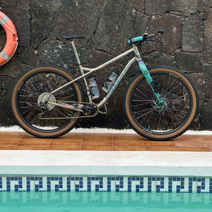 Fernweh MTB next to a swimming pool