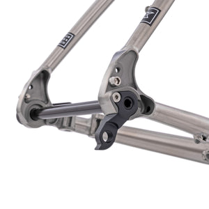 Kinesis ATR rear bolt thru rear axle